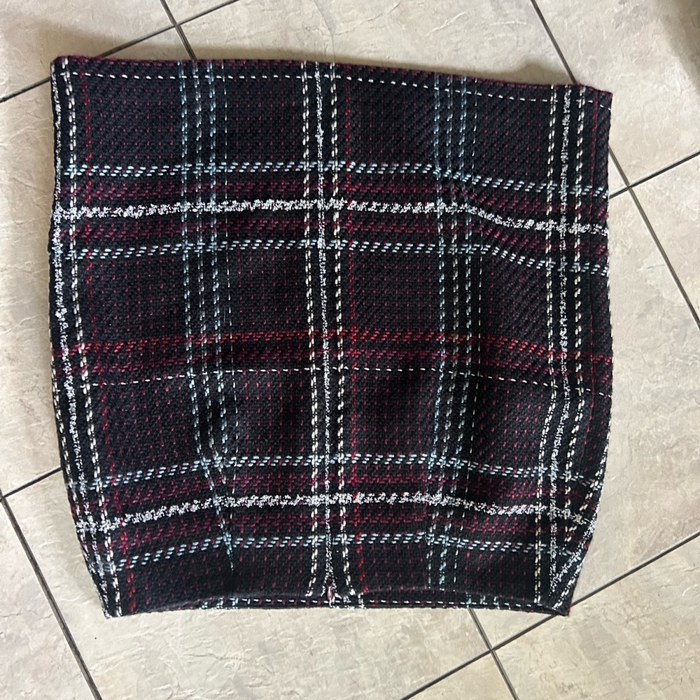 WHBM Black and maroon plaid  Women's Skirt